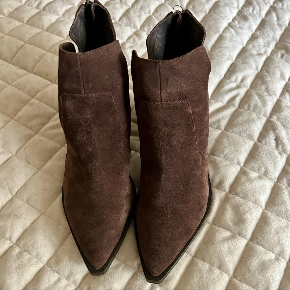 Vince Camuto Gwelona Dark Brown Booties - Picture 4 of 9